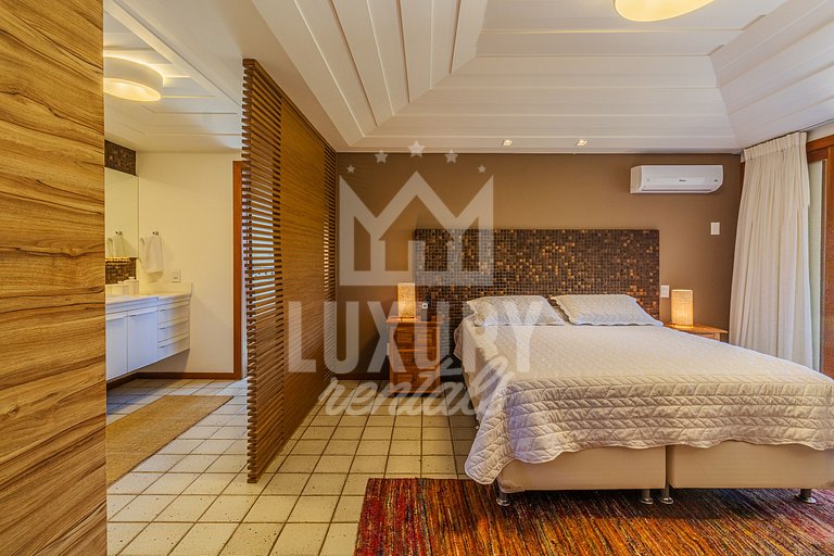 Casa de Luxo Seis Suítes na Ferradurinha