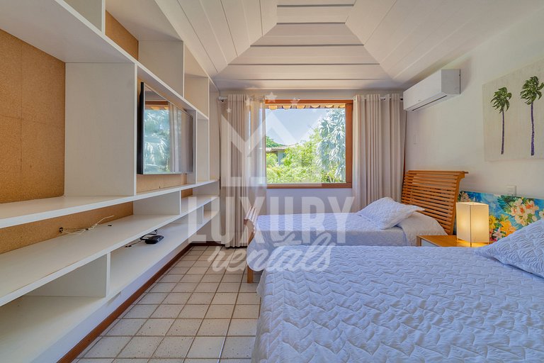 Casa de Luxo Seis Suítes na Ferradurinha
