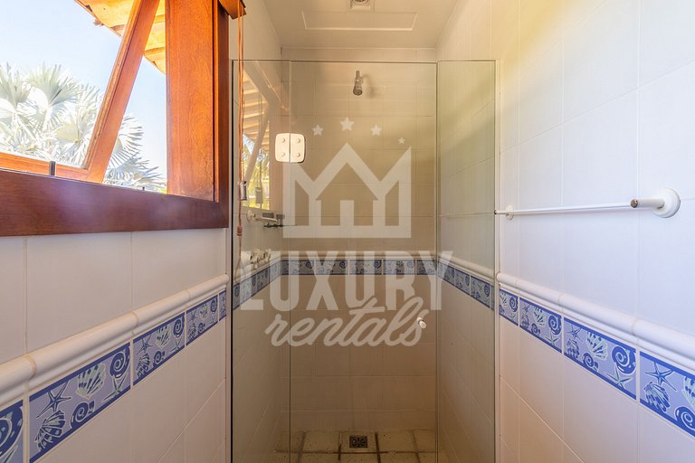 Casa de Luxo Seis Suítes na Ferradurinha