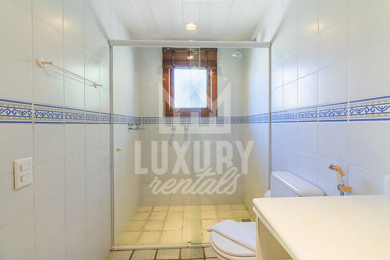 Casa de Luxo Seis Suítes na Ferradurinha
