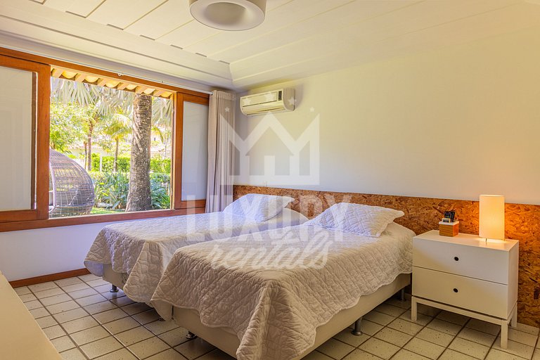 Casa de Luxo Seis Suítes na Ferradurinha
