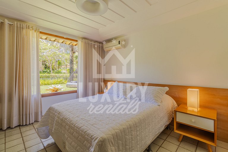 Casa de Luxo Seis Suítes na Ferradurinha