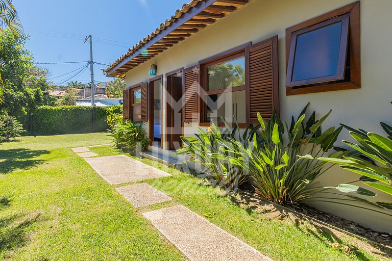 Casa de Luxo Seis Suítes na Ferradurinha