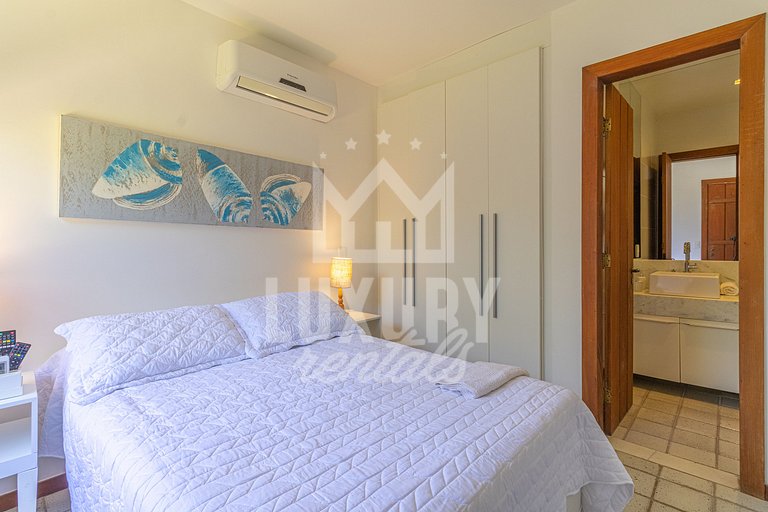 Casa de Luxo Seis Suítes na Ferradurinha