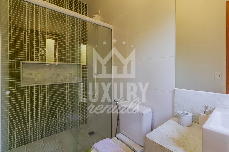 Casa de Luxo Seis Suítes na Ferradurinha