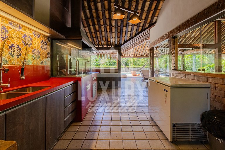 Casa de Luxo Seis Suítes na Ferradurinha