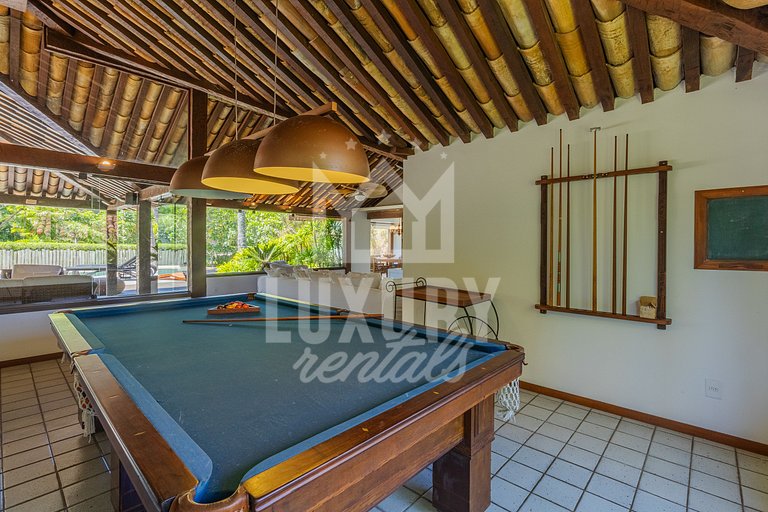 Casa de Luxo Seis Suítes na Ferradurinha