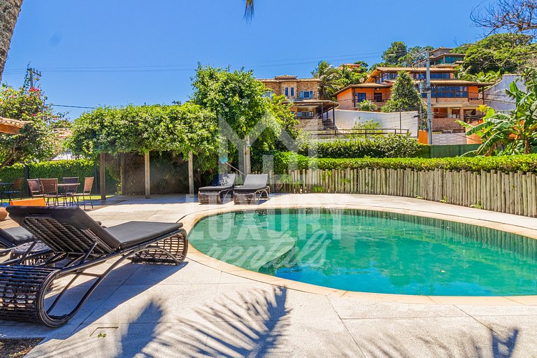 Casa de Luxo Seis Suítes na Ferradurinha