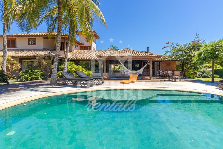 Casa de Luxo Seis Suítes na Ferradurinha