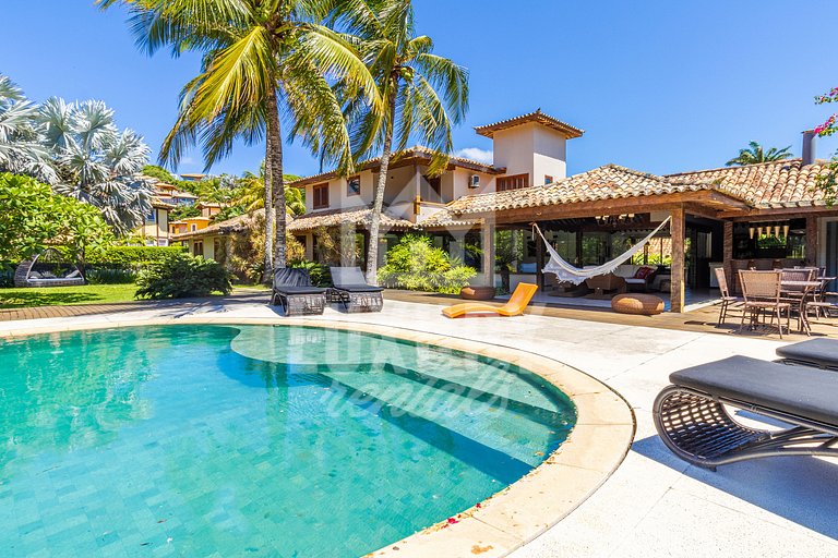Casa de Luxo Seis Suítes na Ferradurinha