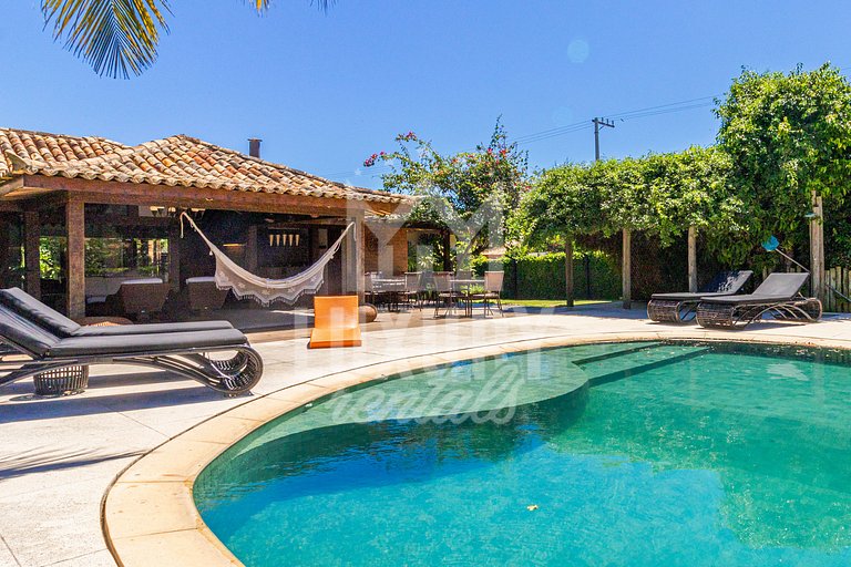 Casa de Luxo Seis Suítes na Ferradurinha