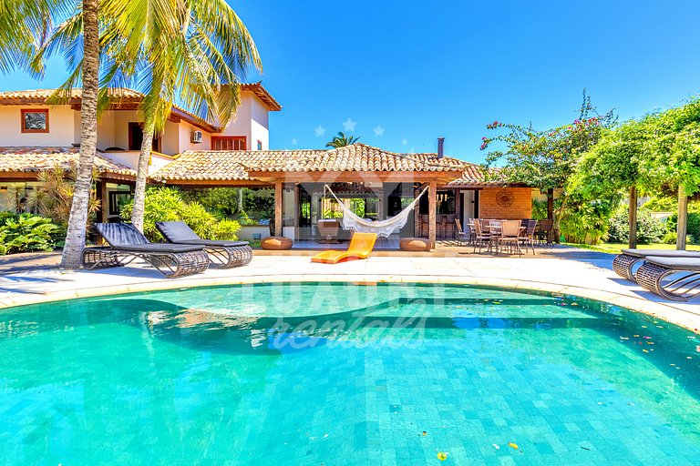 Casa de Luxo Seis Suítes na Ferradurinha