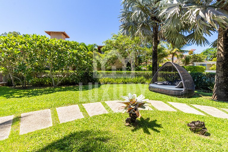 Casa de Luxo Seis Suítes na Ferradurinha