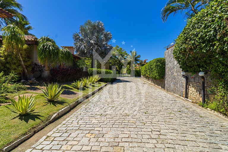 Casa de Luxo Seis Suítes na Ferradurinha