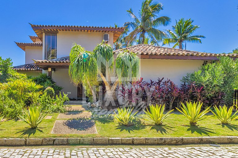 Casa de Luxo Seis Suítes na Ferradurinha