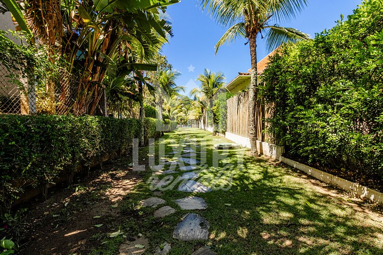 Casa de Luxo Seis Suítes na Ferradurinha