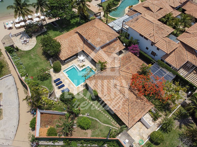 Mansão à beira-mar na Praia da Ferradura