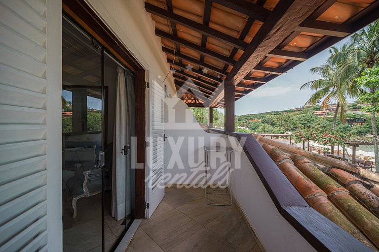 Mansão à beira-mar na Praia da Ferradura