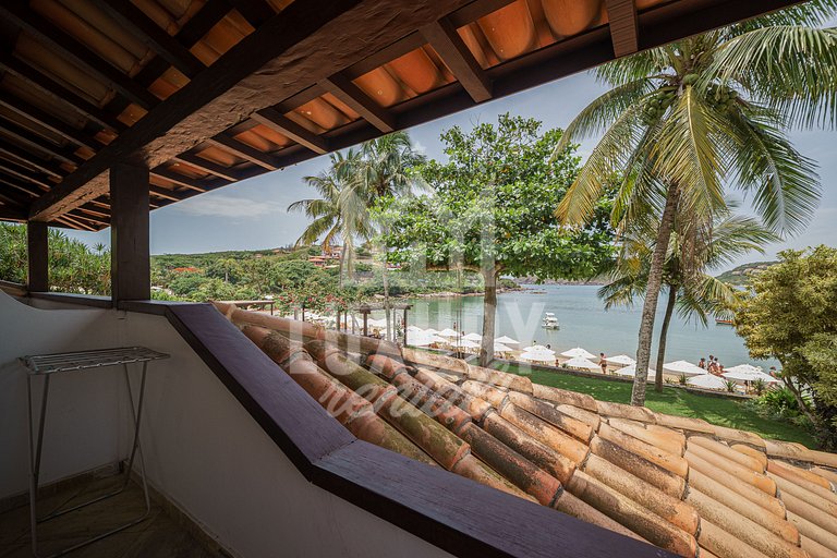 Mansão à beira-mar na Praia da Ferradura