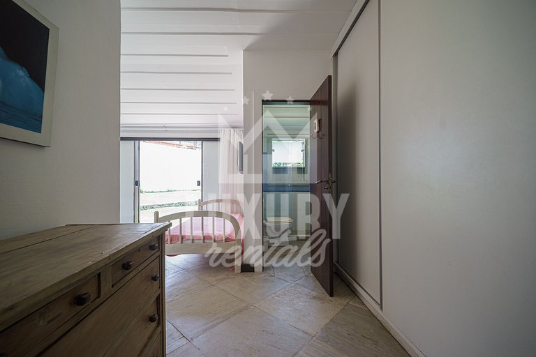 Mansão à beira-mar na Praia da Ferradura