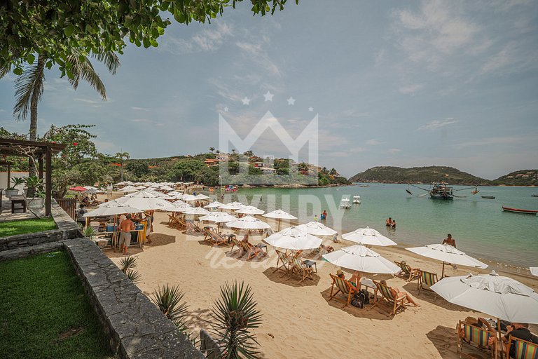 Mansão à beira-mar na Praia da Ferradura