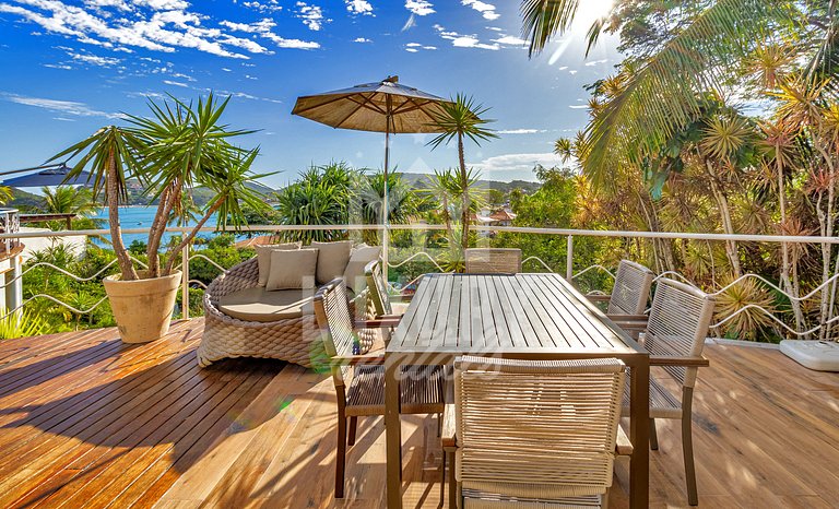 Mansão frente Praia Ferradura por Luxury Rentals