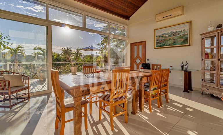 Mansão frente Praia Ferradura por Luxury Rentals