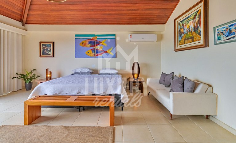 Mansão frente Praia Ferradura por Luxury Rentals