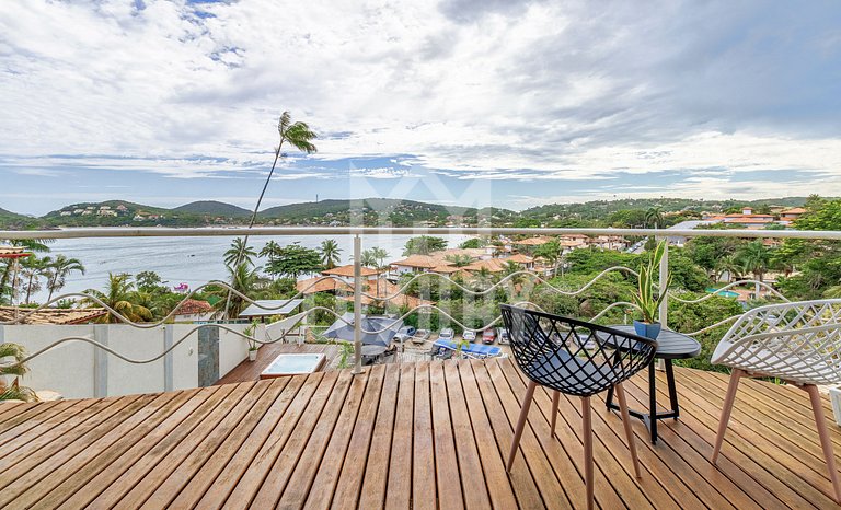 Mansão frente Praia Ferradura por Luxury Rentals