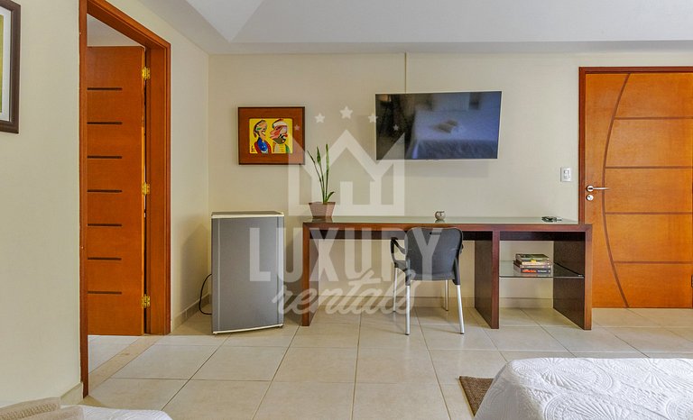 Mansão frente Praia Ferradura por Luxury Rentals