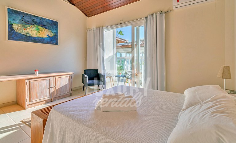 Mansão frente Praia Ferradura por Luxury Rentals