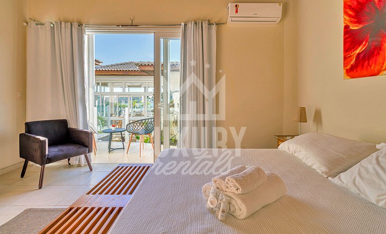 Mansão frente Praia Ferradura por Luxury Rentals