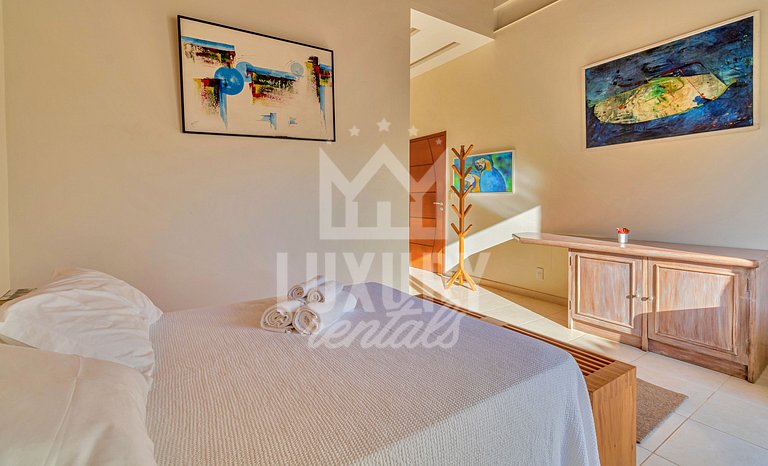 Mansão frente Praia Ferradura por Luxury Rentals