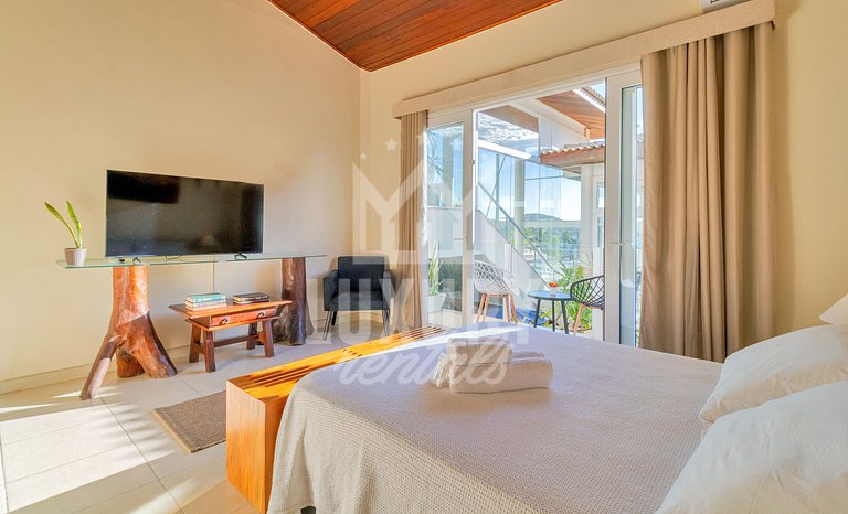 Mansão frente Praia Ferradura por Luxury Rentals