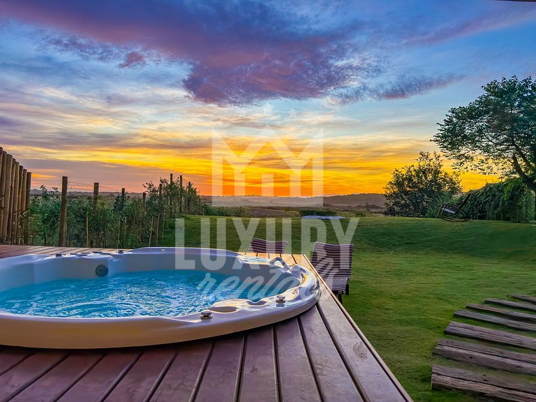 Villa Golf | 5 Suítes, Piscina Aquecida e Jacuzzi