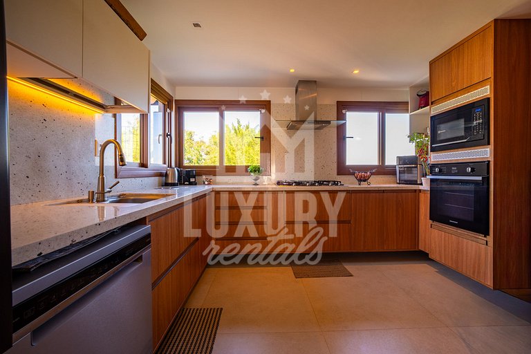 Villa Golf | 5 Suítes, Piscina Aquecida e Jacuzzi